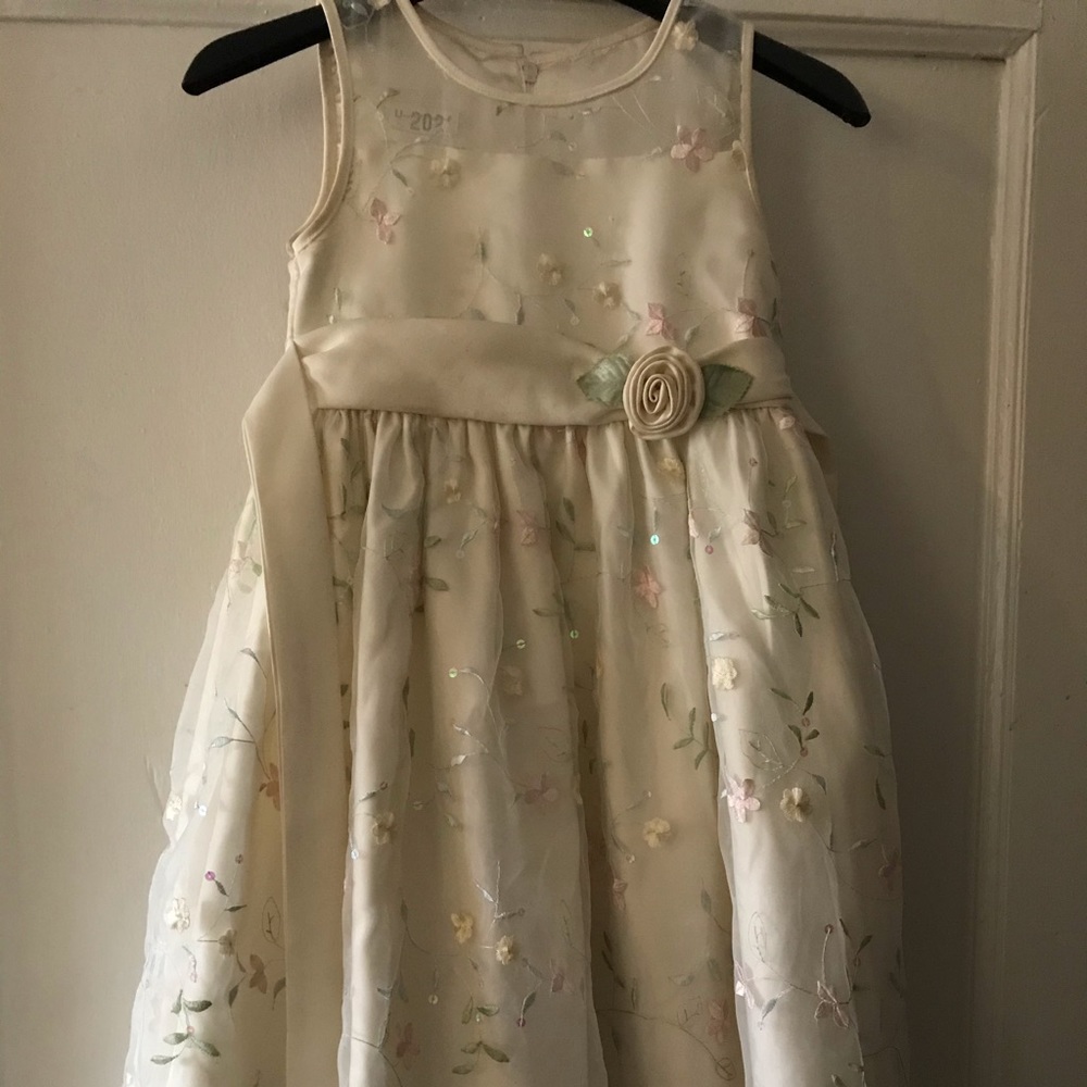 Ivory/Flower dress (Girl)